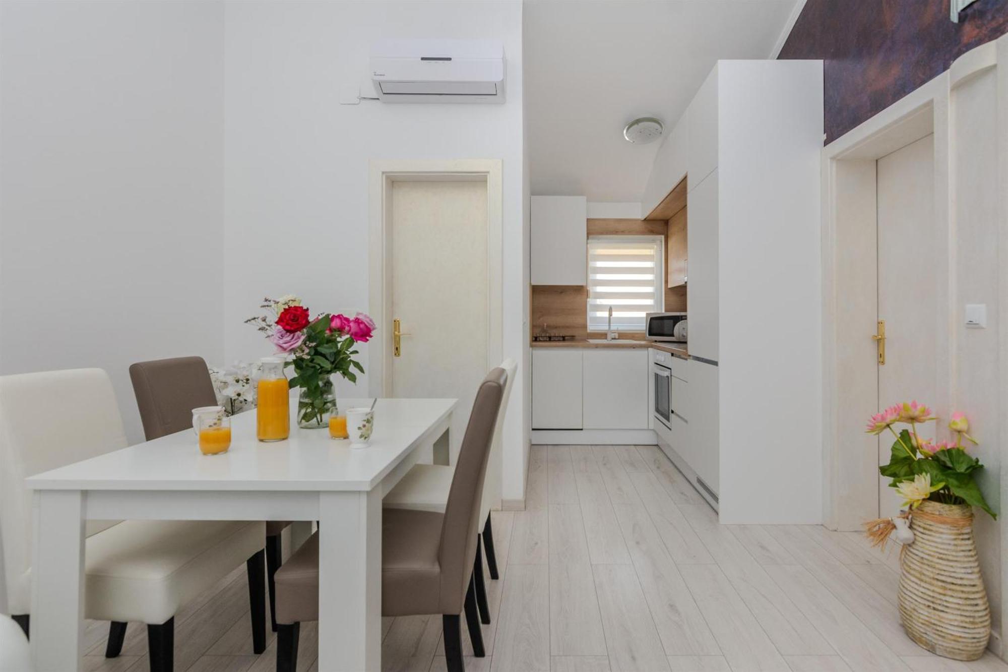 Apartments Lucica Вир Екстериор снимка