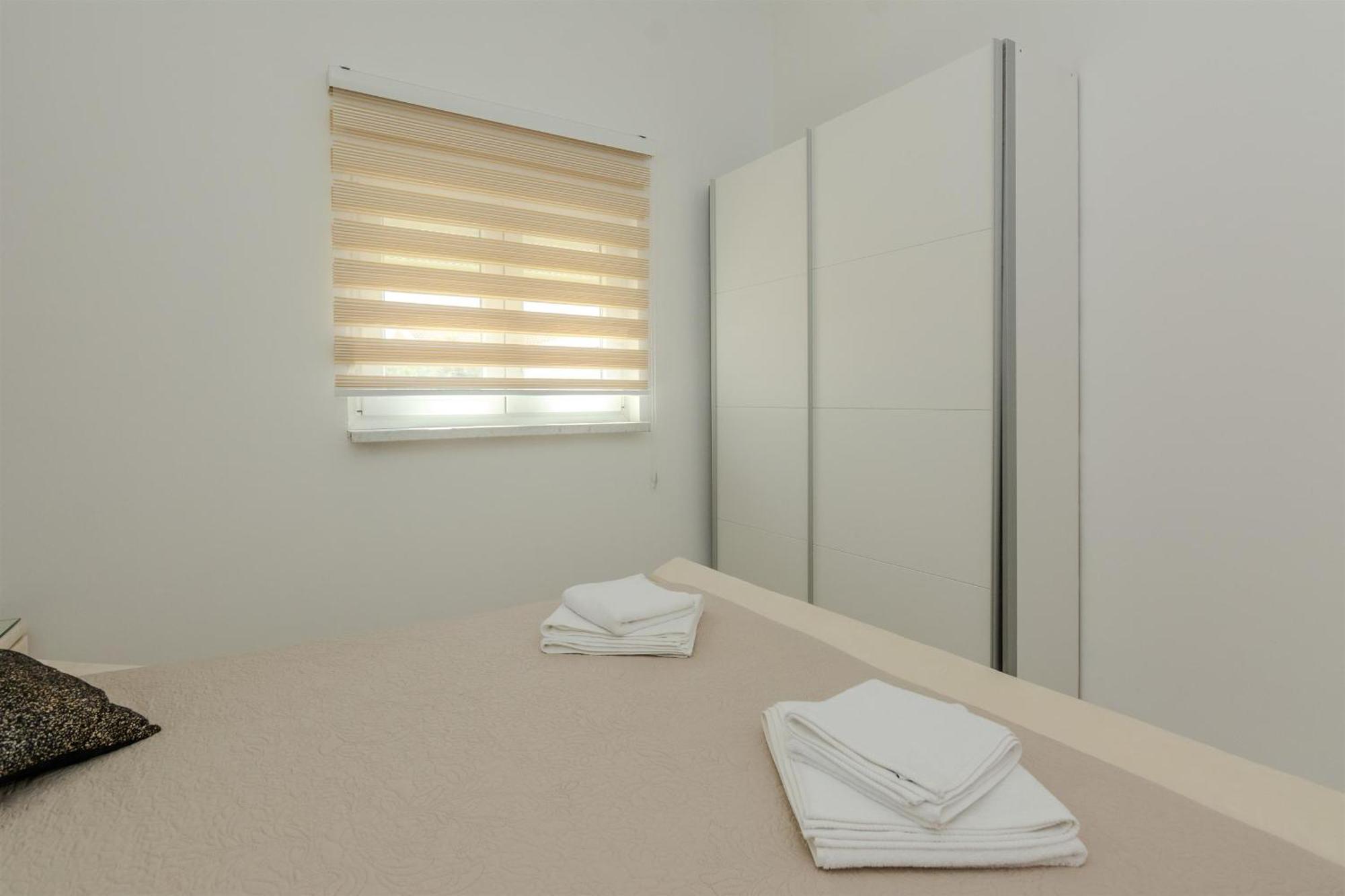 Apartments Lucica Вир Екстериор снимка