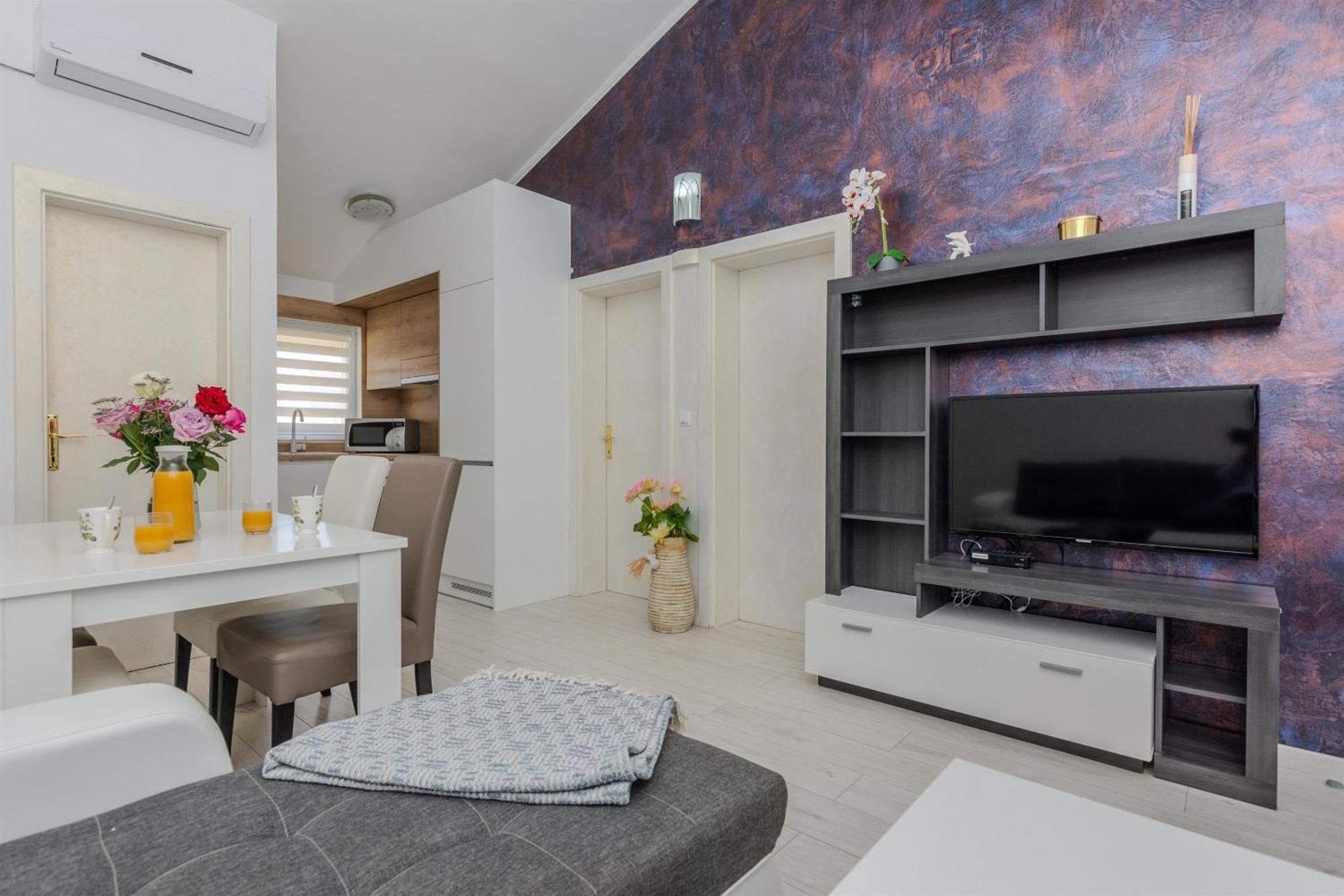 Apartments Lucica Вир Екстериор снимка