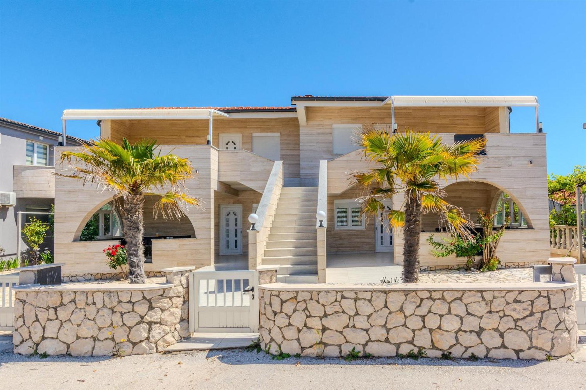 Apartments Lucica Вир Екстериор снимка