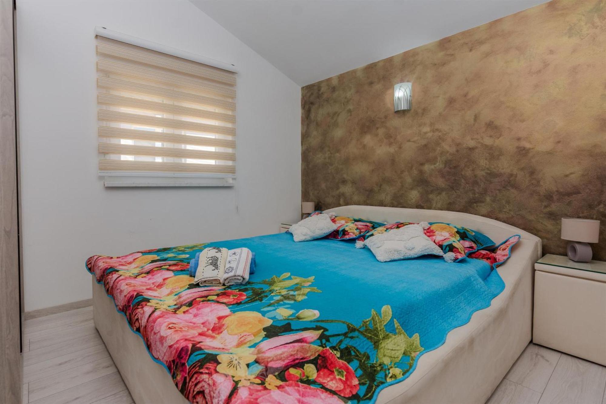 Apartments Lucica Вир Екстериор снимка