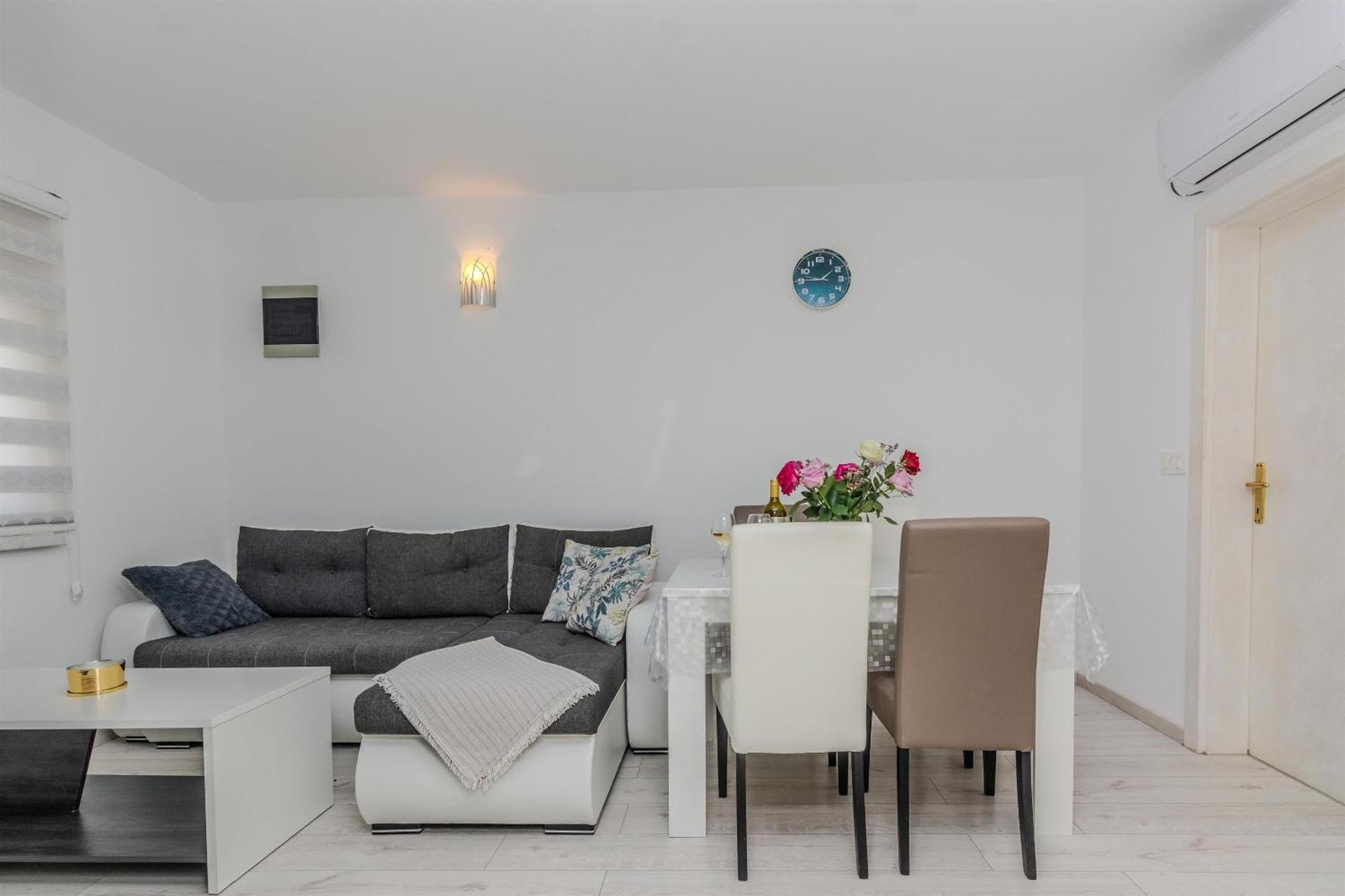 Apartments Lucica Вир Екстериор снимка