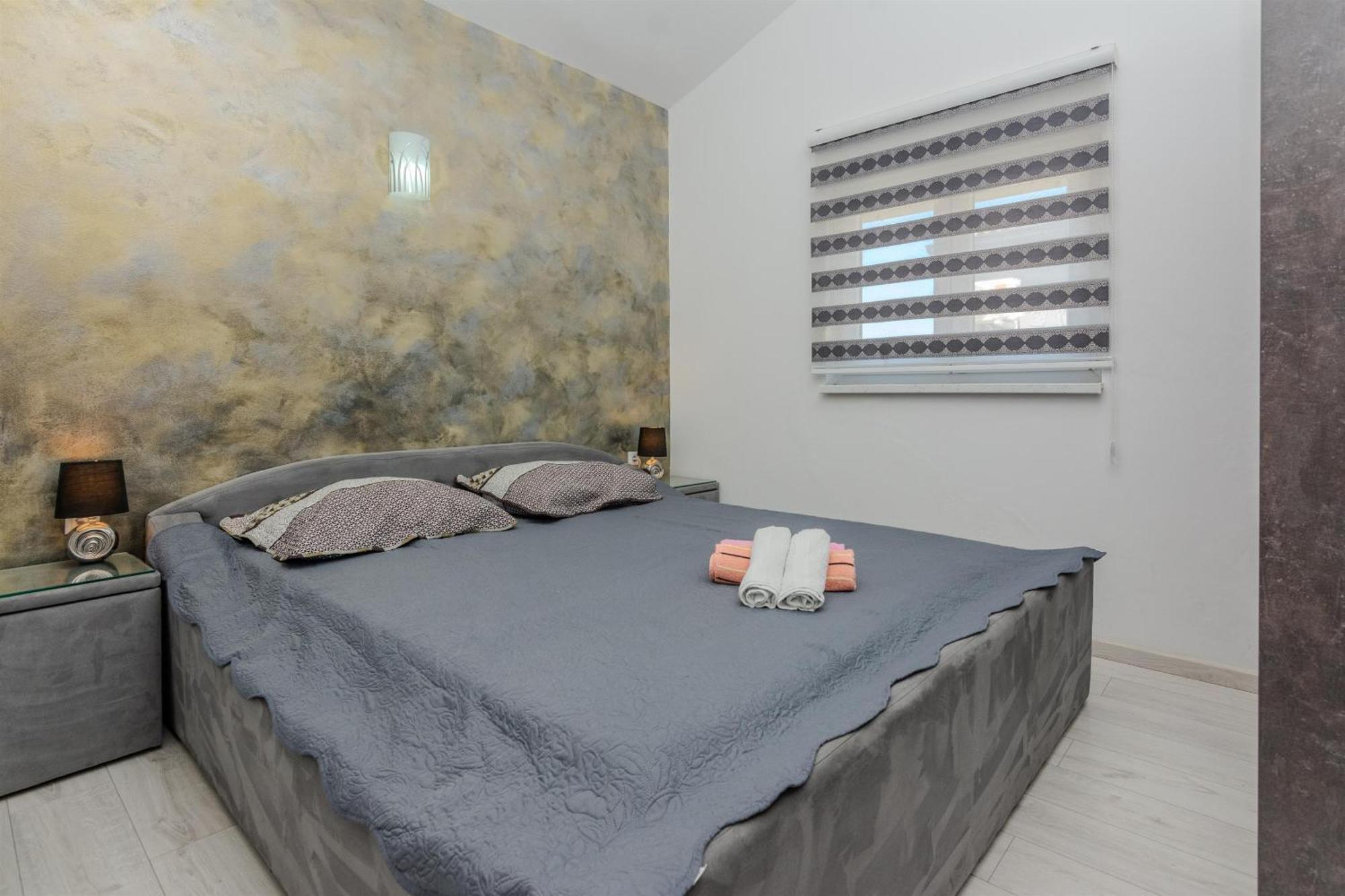 Apartments Lucica Вир Екстериор снимка